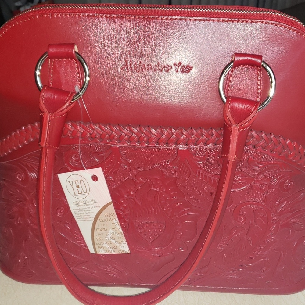 Alejandro Yeo purse